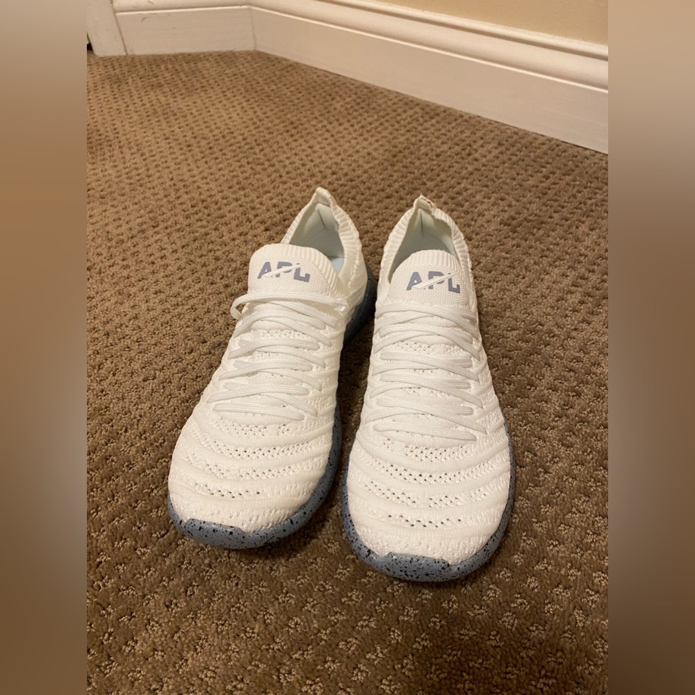 APL running shoes